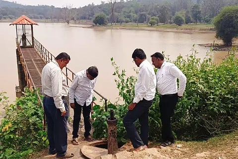 tahasildar visited Sanavalli dam