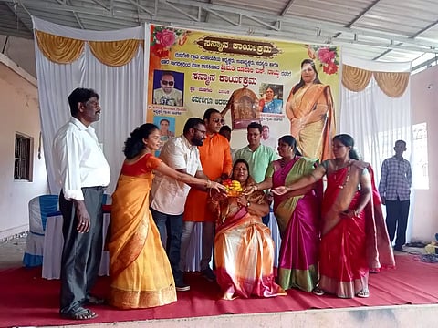 felicitation-for-ex-mla-rupalin-naik-at-mudageri.