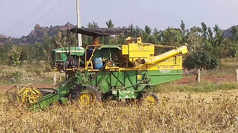 millet harvesting machine