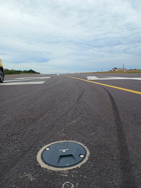 mng--8 Nov Airport