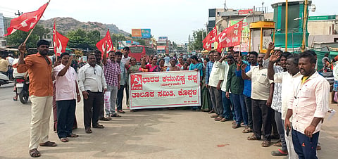 cpim protest youths hits man asked to take action koppal