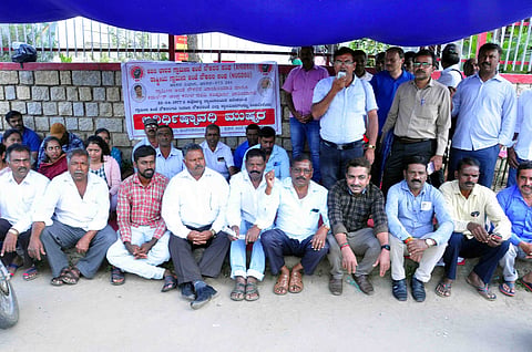 2ನೇ ದಿನವು ಮುಂದುವರೆದ ಧರಣಿ
