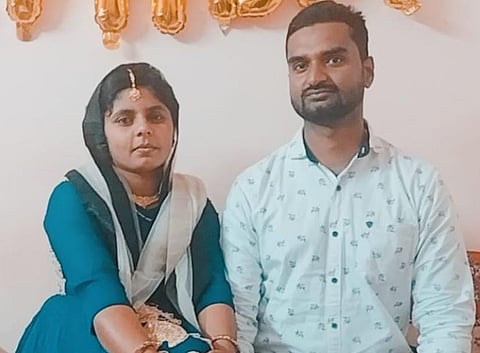 ಕೆರೆಗೆ ಹಾರಿ ಯುವ ದಂಪತಿ ಸಾವು