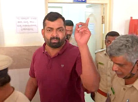 ವಿಕ್ರಂ ಸಿಂಹ ಅವರನ್ನು ಭಾನುವಾರ ತೀವ್ರ ವಿಚಾರಣೆಗೆ ಒಳಪಡಿಸಿದ ಅರಣ್ಯಾಧಿಕಾರಿಗಳು