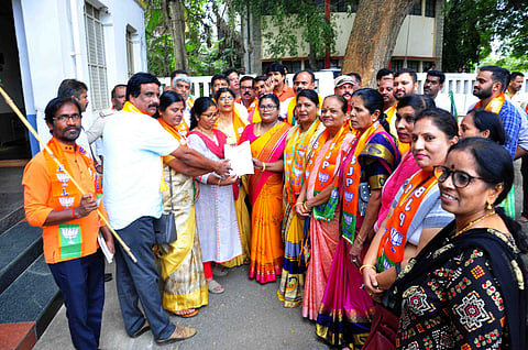 ಟಾಂಗಾ ನಿಲ್ದಾಣ ಜಾಗ ಸುಗಮ ಸಂಚಾರಕ್ಕೆ ಬಳಕೆಯಾಗಲಿ: ಬಿಜೆಪಿಯಿಂದ ಪ್ರತಿಭಟನೆ