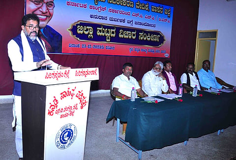 ಗ್ಯಾರಂಟಿಗಳಿಗೆ ದಲಿತರ ಹಣ ಬಳಕೆ:ಸರ್ಕಾರದ ವಿರುದ್ಧ ಛಲವಾದಿ ನಾರಾಯಣಸ್ವಾಮಿ ಗಂಭೀರ ಆರೋಪ