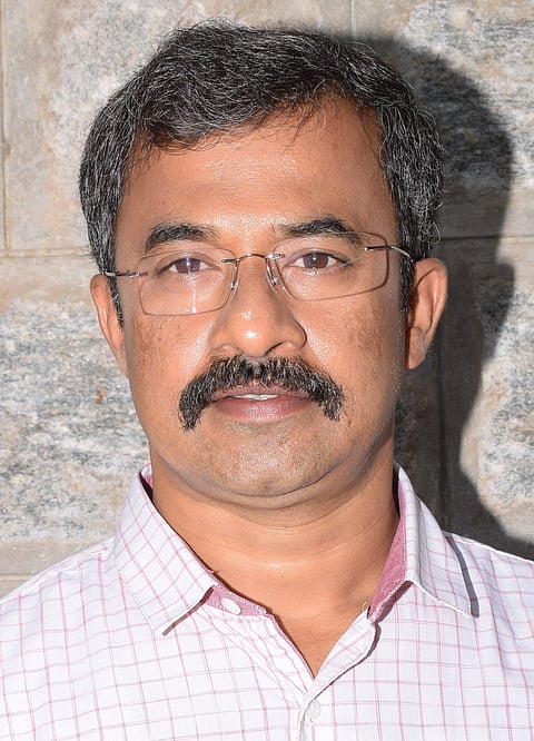 Krsuhi JD Dr.V.S.Ashok