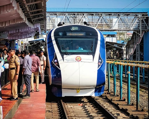 Majestic view of Vande Bharat Express at Mangaluru Central