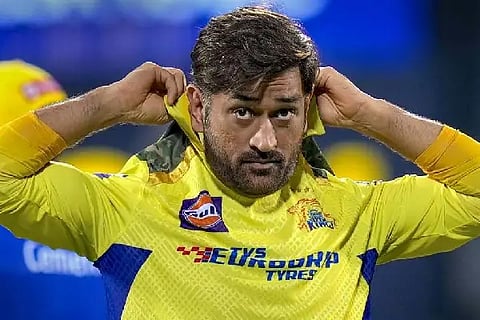 dhoni web