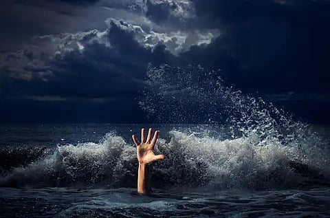 drowning-in-sea