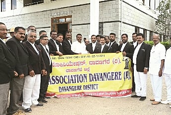 dvg-lawyers-protest-dec-1.jpg