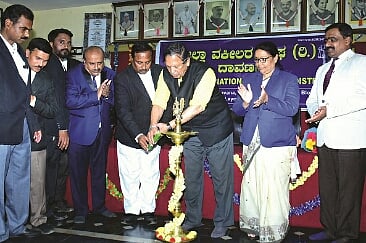 dvg-santosh-hegde-2-dec-2-vakilara-bhavana.jpg