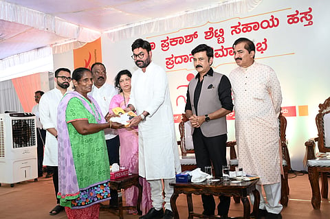 mng-25dec-prakash shetty