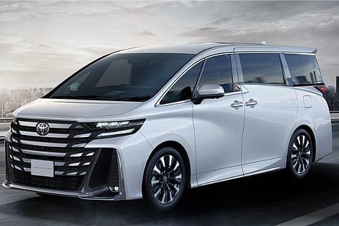 toyota vellfire car (1)