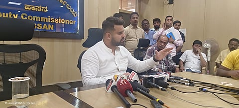ರಾಮಮಂದಿರದಲ್ಲಿ ರಾಜಕಾರಣ ಮೂರ್ಖತನ: ಸಂಸದ ಪ್ರಜ್ವಲ್ ರೇವಣ್ಣ