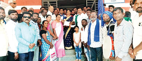 MANAVI