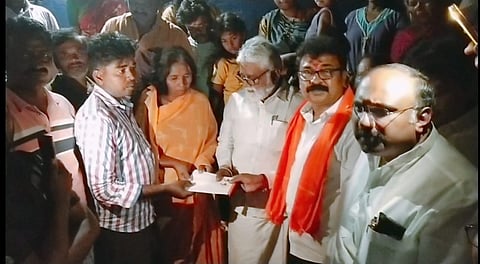 ಅಪಘಾತದಿಂದ ಮೃತಪಟ್ಟ ಕುಟುಂಬಕ್ಕೆ ನೆರವು