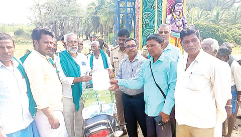 ಕೋರಿಕೆ ಮೇರೆಗೆ ಬಸ್ ನಿಲ್ಲಿಸಲು ಮನವಿ