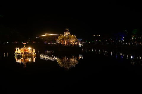 Gavisiddeswara jaatra koppal gavimath teppotsava gangarathi devootees visit