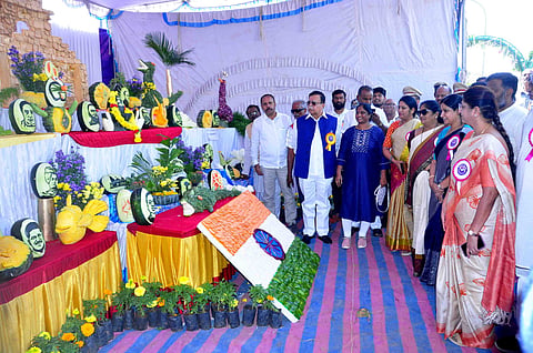 ಫಲ ಪುಷ್ಪ ಪ್ರದರ್ಶನ ಸಚಿವ ಕೆ.ಎನ್.ರಾಜಣ್ಣ ಉದ್ಘಾಟನೆ