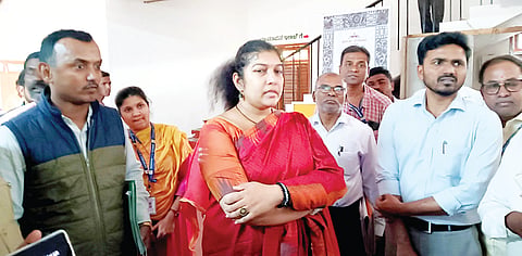 ವಿವಿಧ ಇಲಾಖೆಗಳ ಕಚೇರಿಗೆ ಡಿಸಿ ಶಿಲ್ಪಾನಾಗ್ ಭೇಟಿ