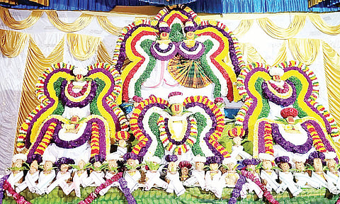 ವಿಜೃಂಭಣೆಯ ಹನುಮಂತ ದೇವರ ಕುಂಬಾಭಿಷೇಕ
