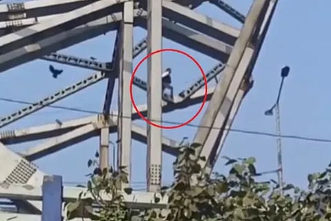 A man who changed his mind to die as soon as he was called to come down