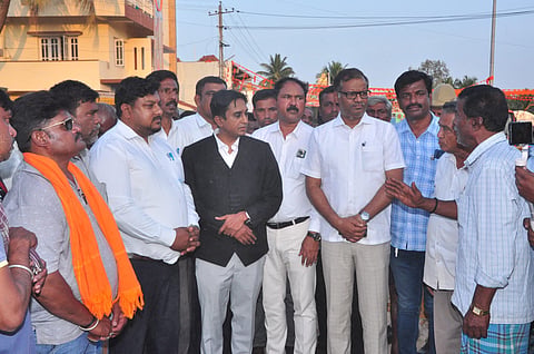 Bengaluru Bar Association President visits Keragodu village mandya