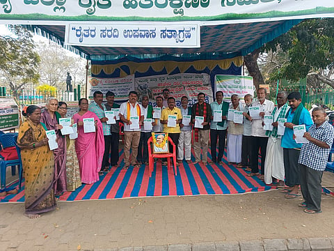 Cauvery protest completes 121st day mandya
