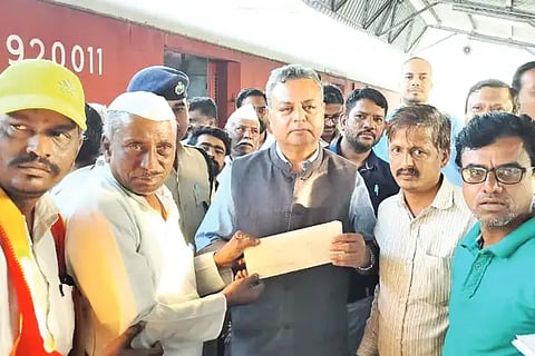 Demand to provide facility at Kudal Sangama station
