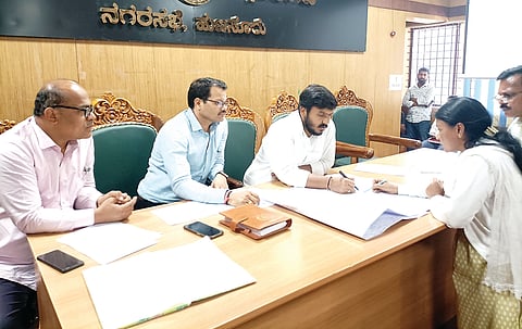 HUN-JAN-13-1(MLA MEETING)