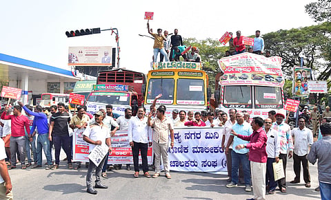 Lorry Owners Protest mandya