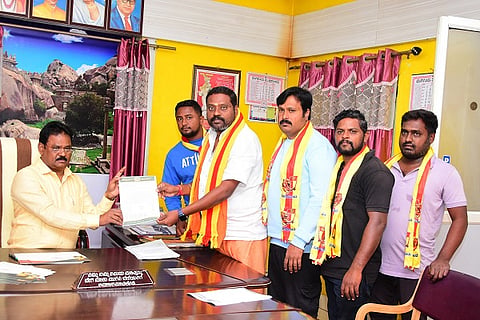 Manavi