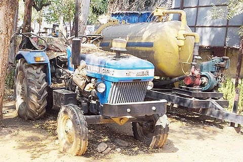 Manvi TP Tractor Sucking Michine