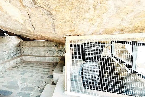 ಮಸ್ಕಿಯ ಬೆಟ್ಟದಲ್ಲಿರುವ ಅಶೋಕನ ಶಿಲಾಶಾಸನ.