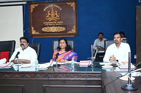 Minister-Meeting.