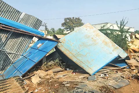 Muddebihal, Tehsildar, Government land, encroachment clearance,