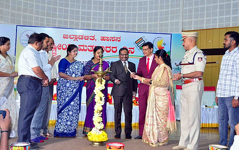 ಪ್ರತಿಯೊಬ್ಬರು ಮತ ಚಲಾಯಿಸಿ: ನ್ಯಾ. ಟಿ.ಎನ್.ಇನವಳ್ಳಿ