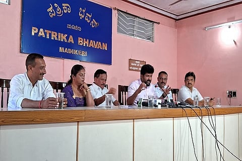 Pratap Simha gave a tong to Siddaramaiah