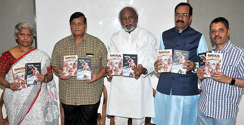Sudhee_20_Book_Release_@_Suchitra_Film_Society (1)