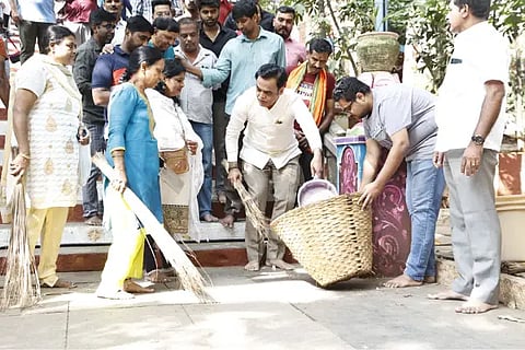 Temple cleaning
