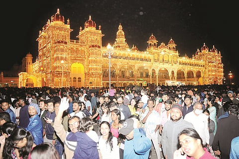 Tourists visiting Mysore Palace
