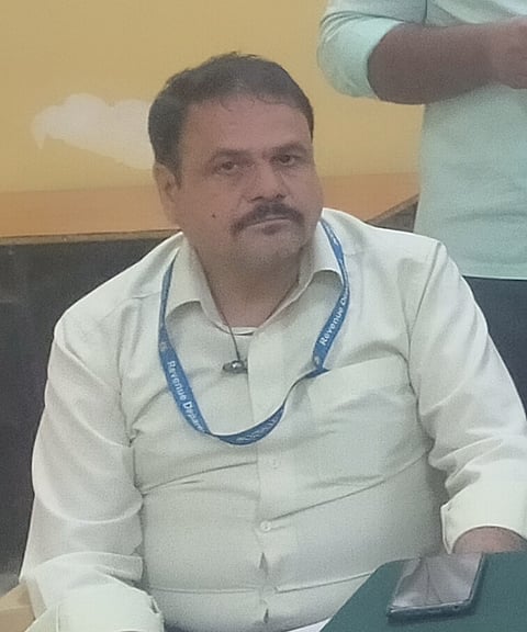 Shirastedar suspended mandya