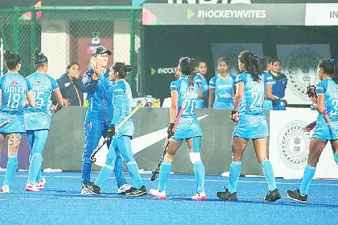 hockey wom web
