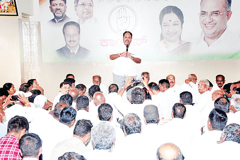 ಸರ್ಕಾರದ ಕಾರ್ಯಕ್ರಮ ಮನೆಮನೆಗೆ ತಲುಪಿಸಿ