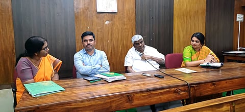 ಜನರ ಸಮಸ್ಯೆಗೆ ಸ್ಪಂದಿಸಿ ಕೆಲಸ ಮಾಡಿ:ಶಾಸಕ ಎಚ್.ಡಿ ರೇವಣ್ಣ