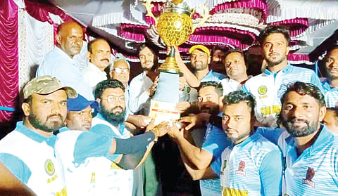 ಸಮಾಜಮುಖಿ ಕೆಲಸದಲ್ಲಿ ತೊಡಗಿಸಿಕೊಳ್ಳಿ