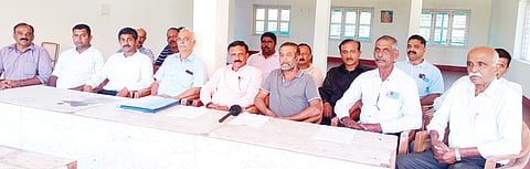 ಚುನಾವಣೆಗೆ ಒತ್ತಾಯಿಸಿ ಪ್ರತಿಭಟನೆ