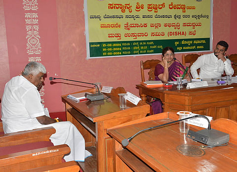 ಸರ್ಕಾರಿ ಶಾಲೆಗಳ ಜಾಗ ಉಳಿಸಲು ಅಧಿಕಾರಿಗಳ ವಿಫಲ: ಎಚ್.ಡಿ.ರೇವಣ್ಣ ಆಕ್ರೋಶ