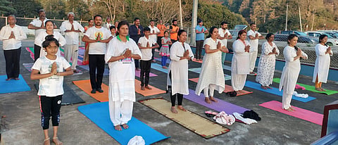 ಹೊನ್ನಮ್ಮ ಕೆರೆ ದಡದಲ್ಲಿ 108 ಸೂರ್ಯ ನಮಸ್ಕಾರ